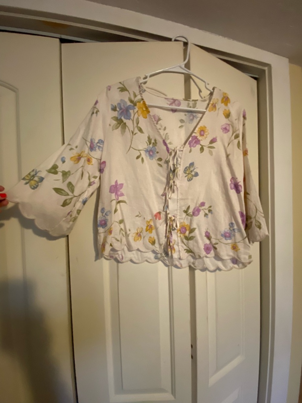 Floral Tie-Front Women’s Top in Cream